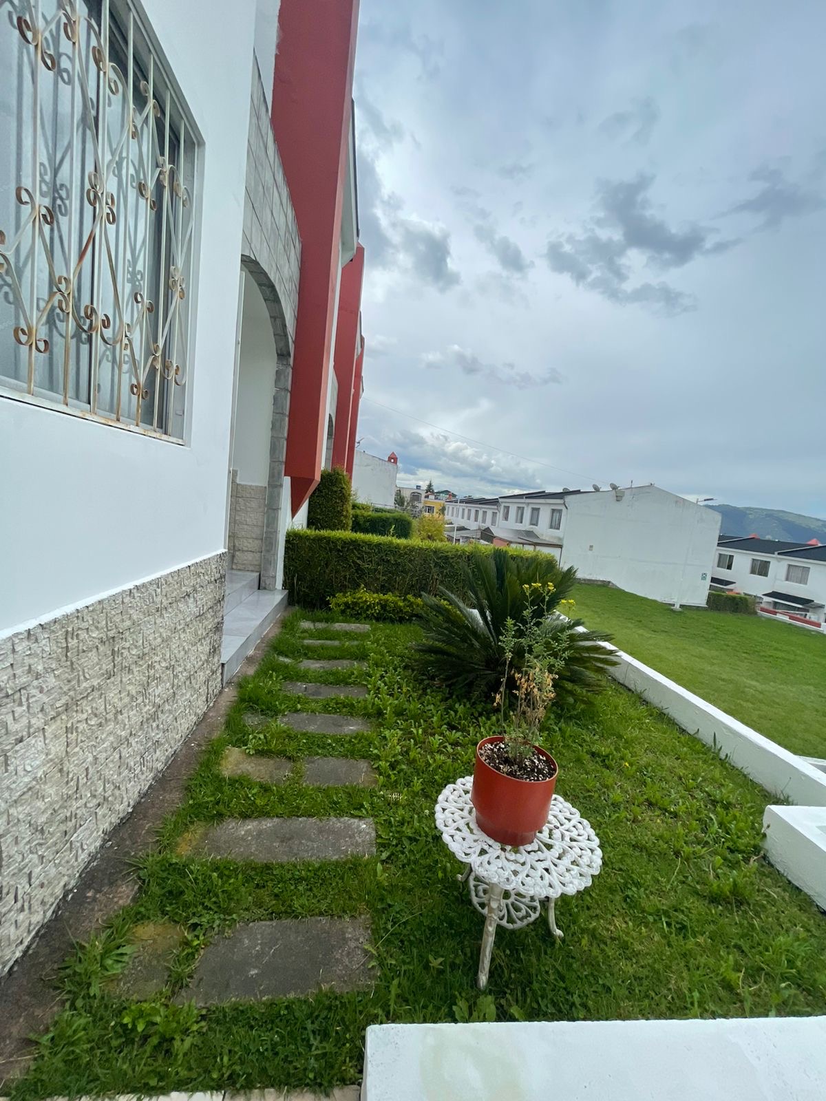0b77ab54-794b-49db-a079-74d2f768539d Casa en Venta en San Miguel de Conocoto | Conjunto Privado, Seguridad y Excelente Precio