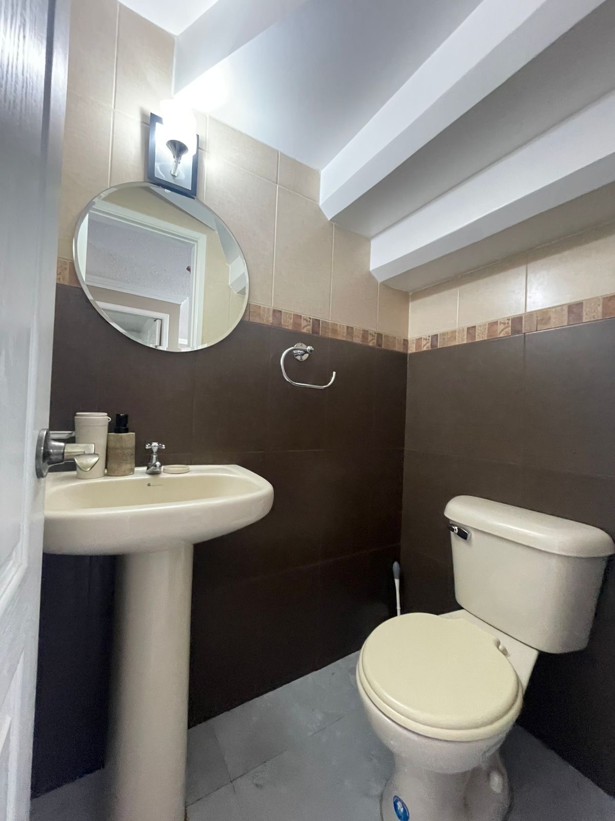 6242d033-21f3-4431-ae37-cbbf5ff5534f Casa en Venta en San Miguel de Conocoto | Conjunto Privado, Seguridad y Excelente Precio