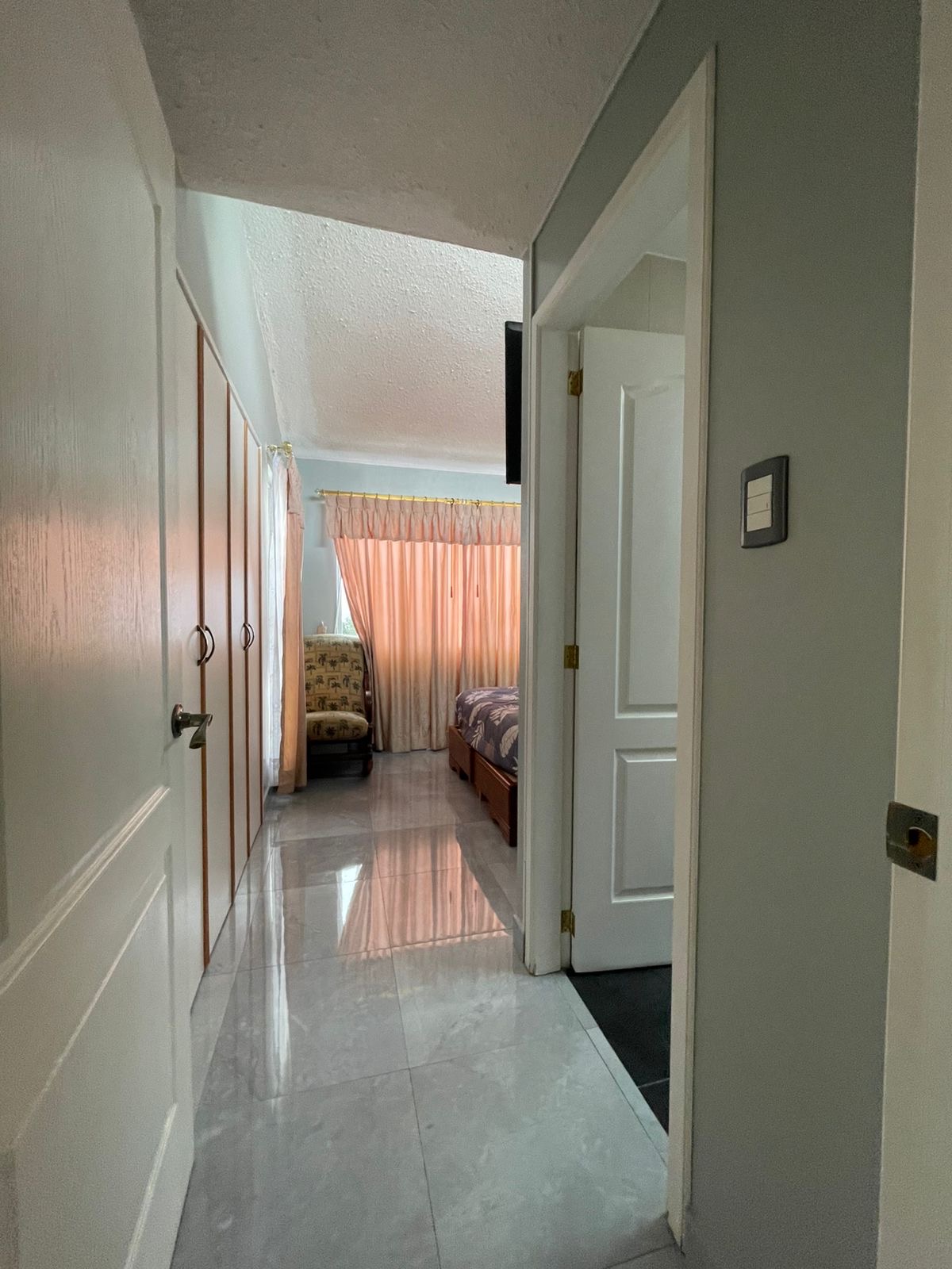 6a8ac073-46d1-484d-8867-b0083d6b64ef Casa en Venta en San Miguel de Conocoto | Conjunto Privado, Seguridad y Excelente Precio