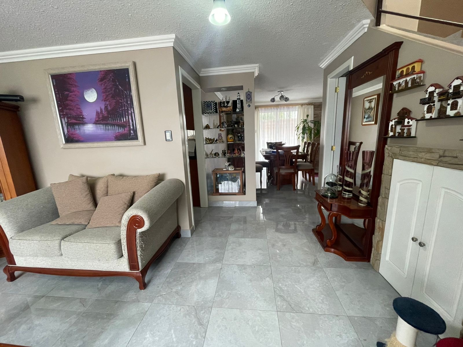 95f9b02f-0763-40b7-beb9-57c4c039f60a Casa en Venta en San Miguel de Conocoto | Conjunto Privado, Seguridad y Excelente Precio