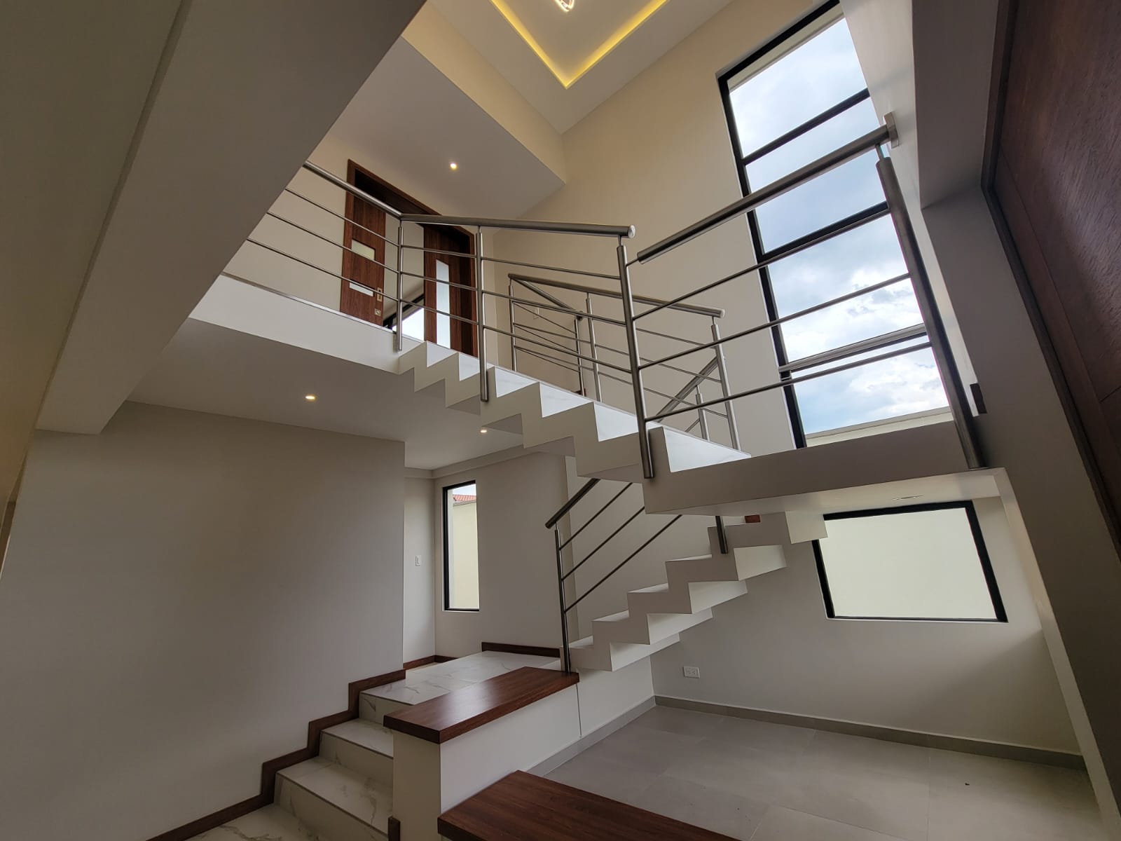 WhatsApp Image 2026-05-28 at 1.12.35 PM (21) VENDO CASA DE LUJO EN LOS CHILLOS