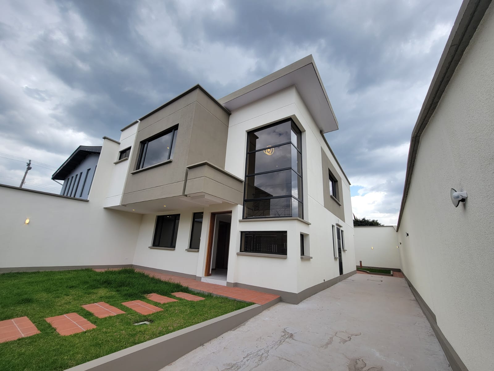 WhatsApp Image 2026-05-28 at 1.12.35 PM (24) VENDO CASA DE LUJO EN LOS CHILLOS