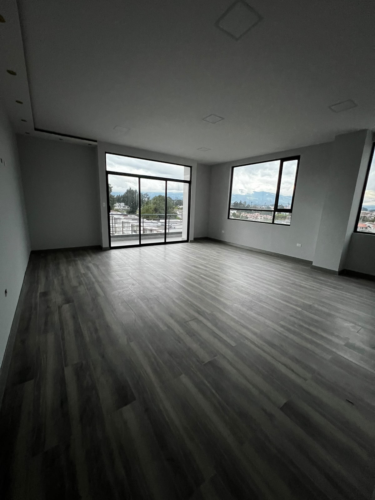 WhatsApp Image 2026-06-03 at 1.50.05 PM (3) VENDO AMPLIOS DEPARTAMENTOS VALLE DE LOS CHILLOS