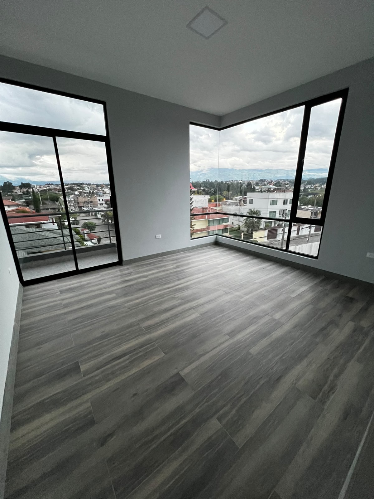 WhatsApp Image 2026-06-03 at 1.50.05 PM (4) VENDO AMPLIOS DEPARTAMENTOS VALLE DE LOS CHILLOS