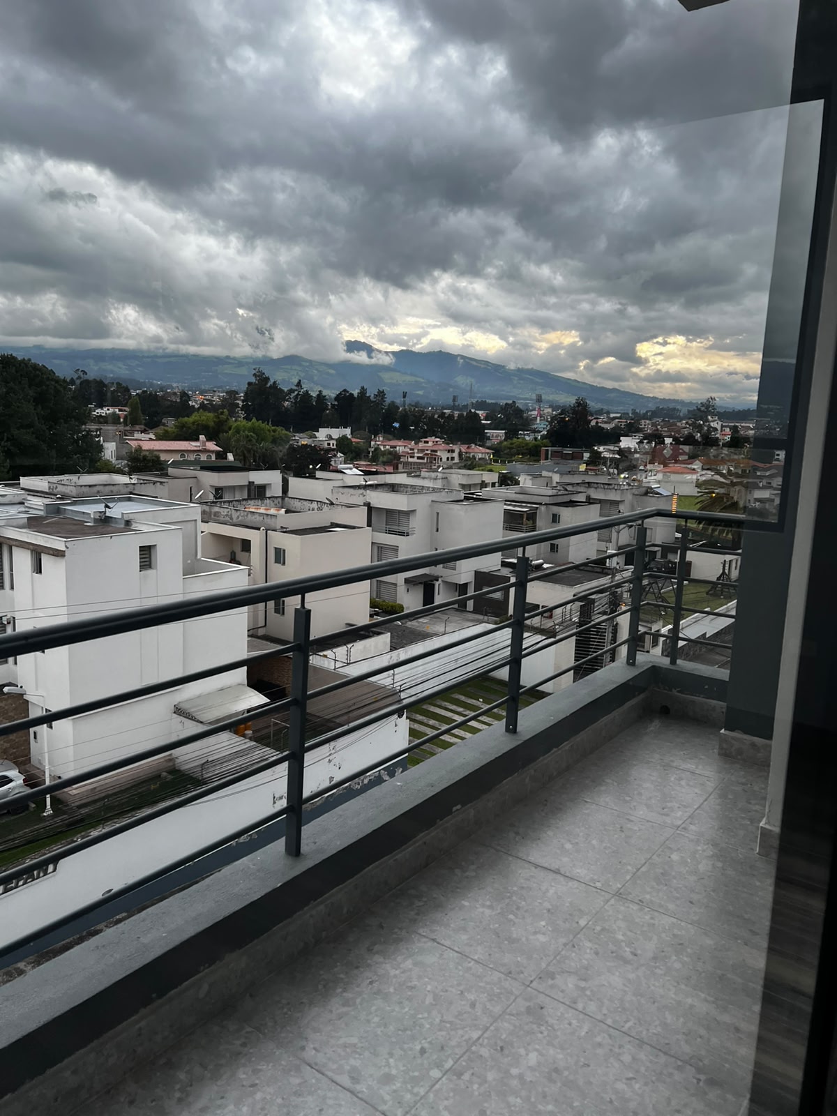 WhatsApp Image 2026-06-03 at 1.50.05 PM (6) VENDO AMPLIOS DEPARTAMENTOS VALLE DE LOS CHILLOS