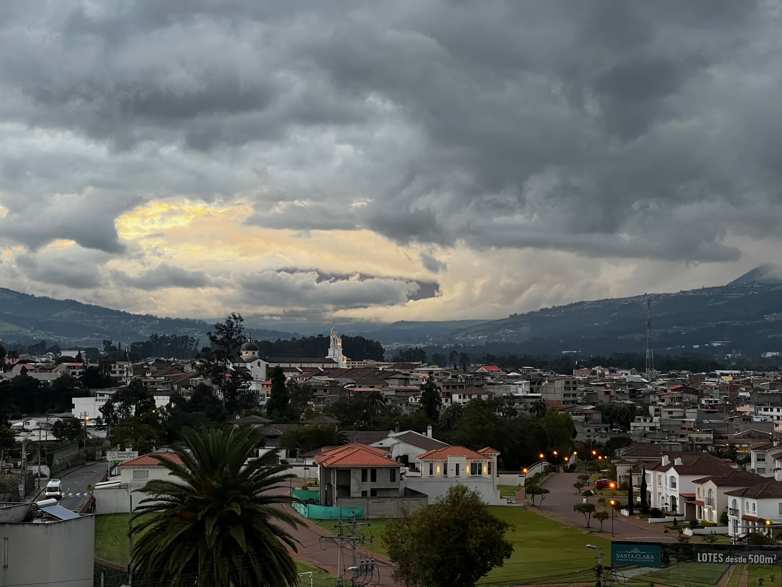 WhatsApp Image 2026-06-03 at 1.50.05 PM VENDO AMPLIOS DEPARTAMENTOS VALLE DE LOS CHILLOS
