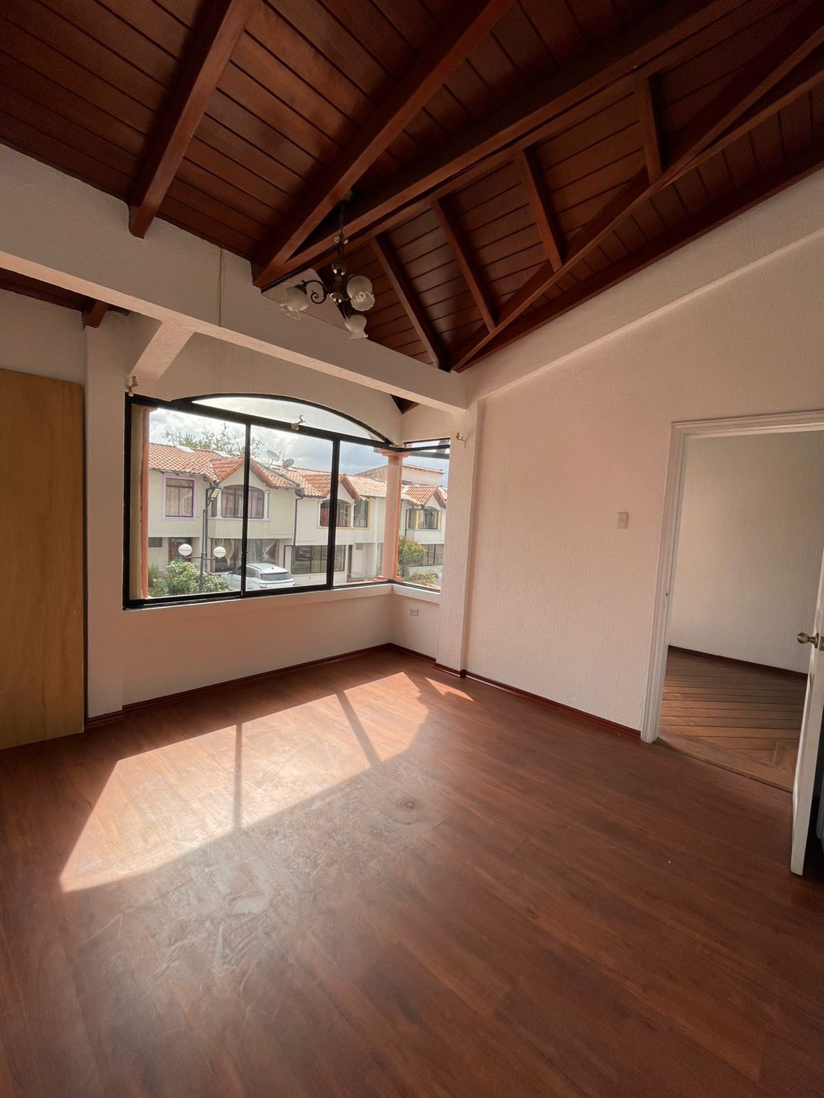 WhatsApp Image 2026-06-08 at 23.14.14 (2) Casa en Venta en Sangolquí | Conjunto Privado El Prado | 182 m² de Construcción | Excelente Ubicación