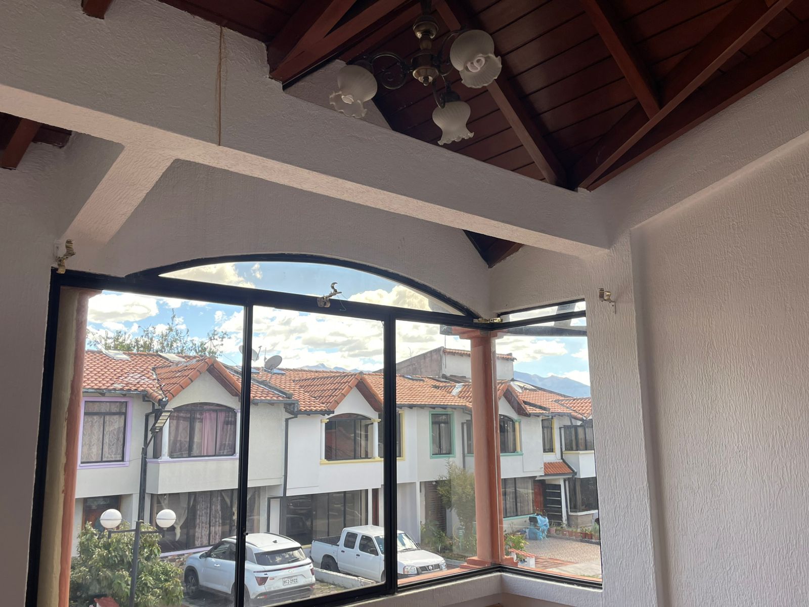WhatsApp Image 2026-06-08 at 23.14.48 (2) Casa en Venta en Sangolquí | Conjunto Privado El Prado | 182 m² de Construcción | Excelente Ubicación