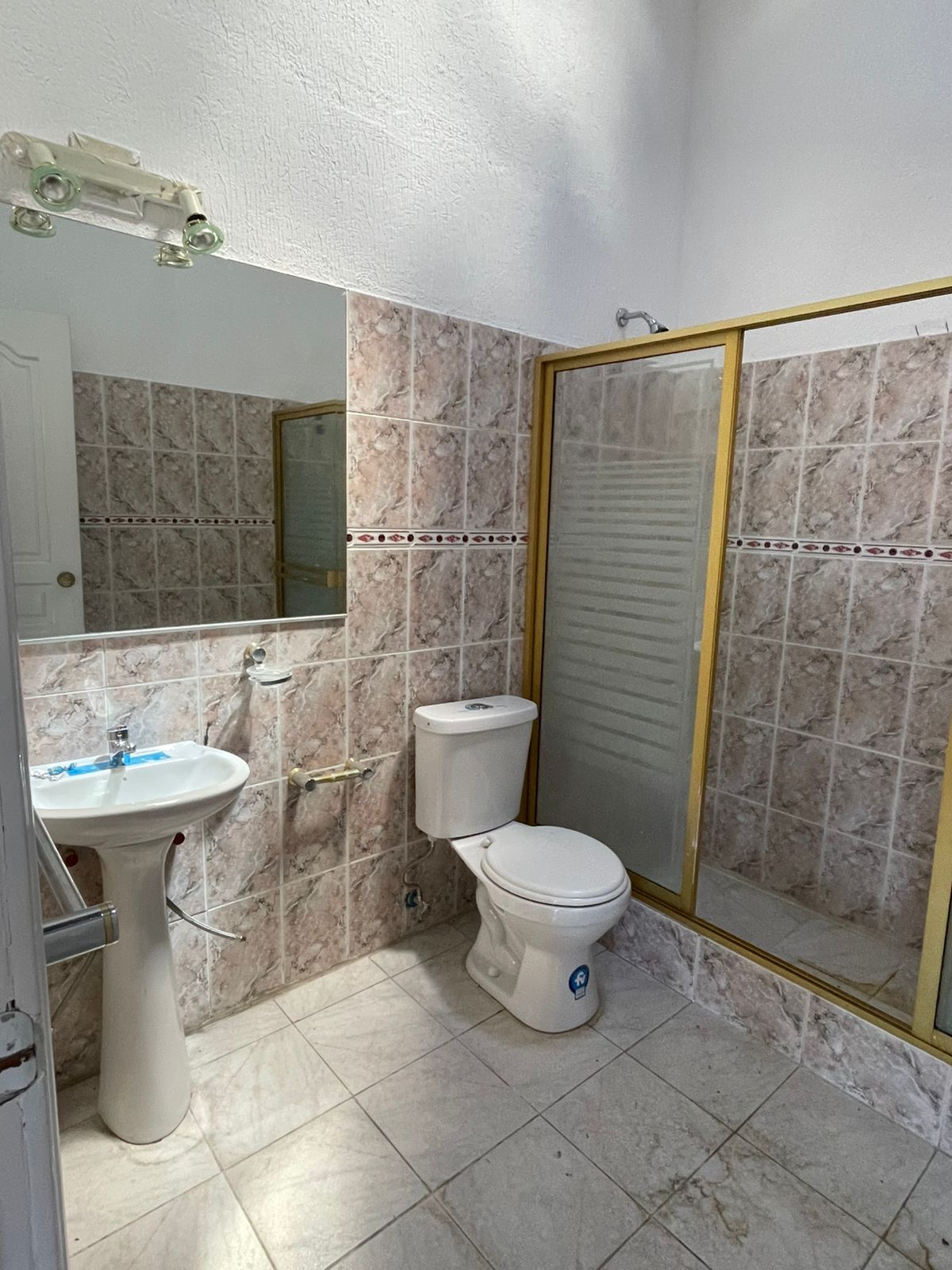 WhatsApp Image 2026-06-08 at 23.14.48 (5) Casa en Venta en Sangolquí | Conjunto Privado El Prado | 182 m² de Construcción | Excelente Ubicación