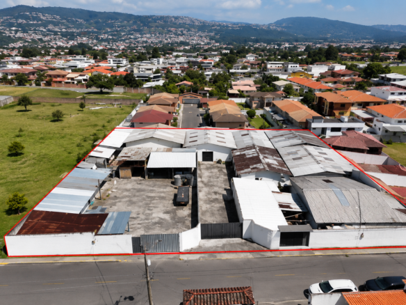 Terreno en Venta en Alangasí, Valle de Los Chillos para Proyecto Inmobiliario y Comercial