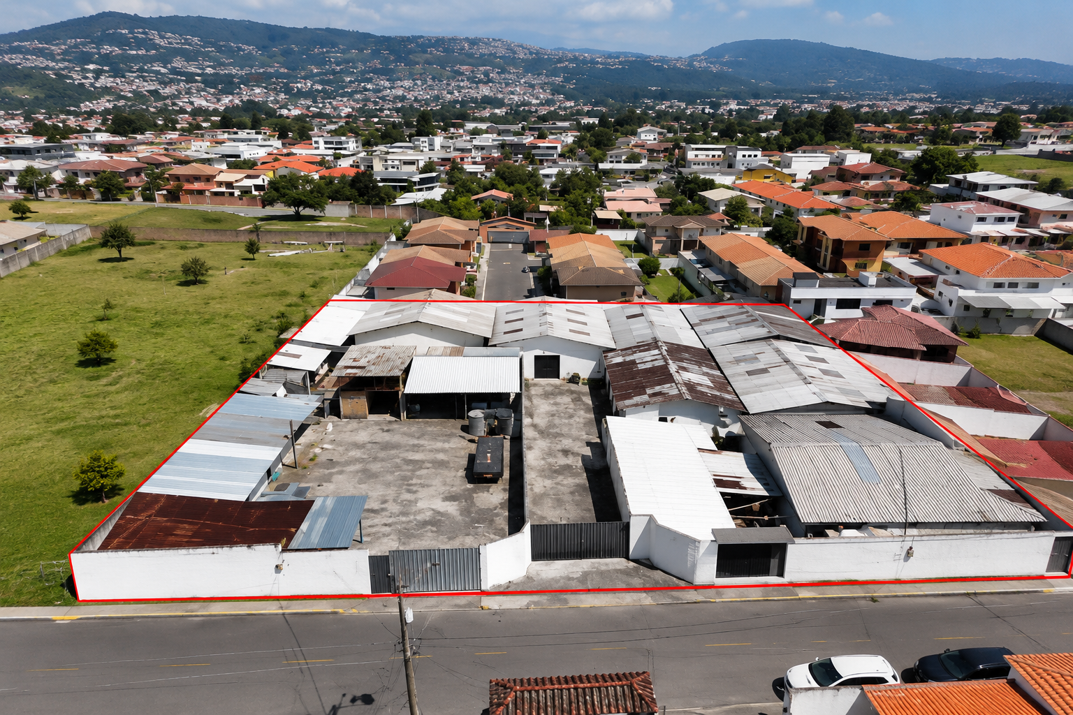 terreno en venta en Alangasí (3) Terreno en Venta en Alangasí, Valle de Los Chillos para Proyecto Inmobiliario y Comercial