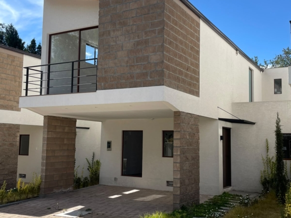 Casa nueva en venta en Sangolquí de 4 dormitorios | $142.500